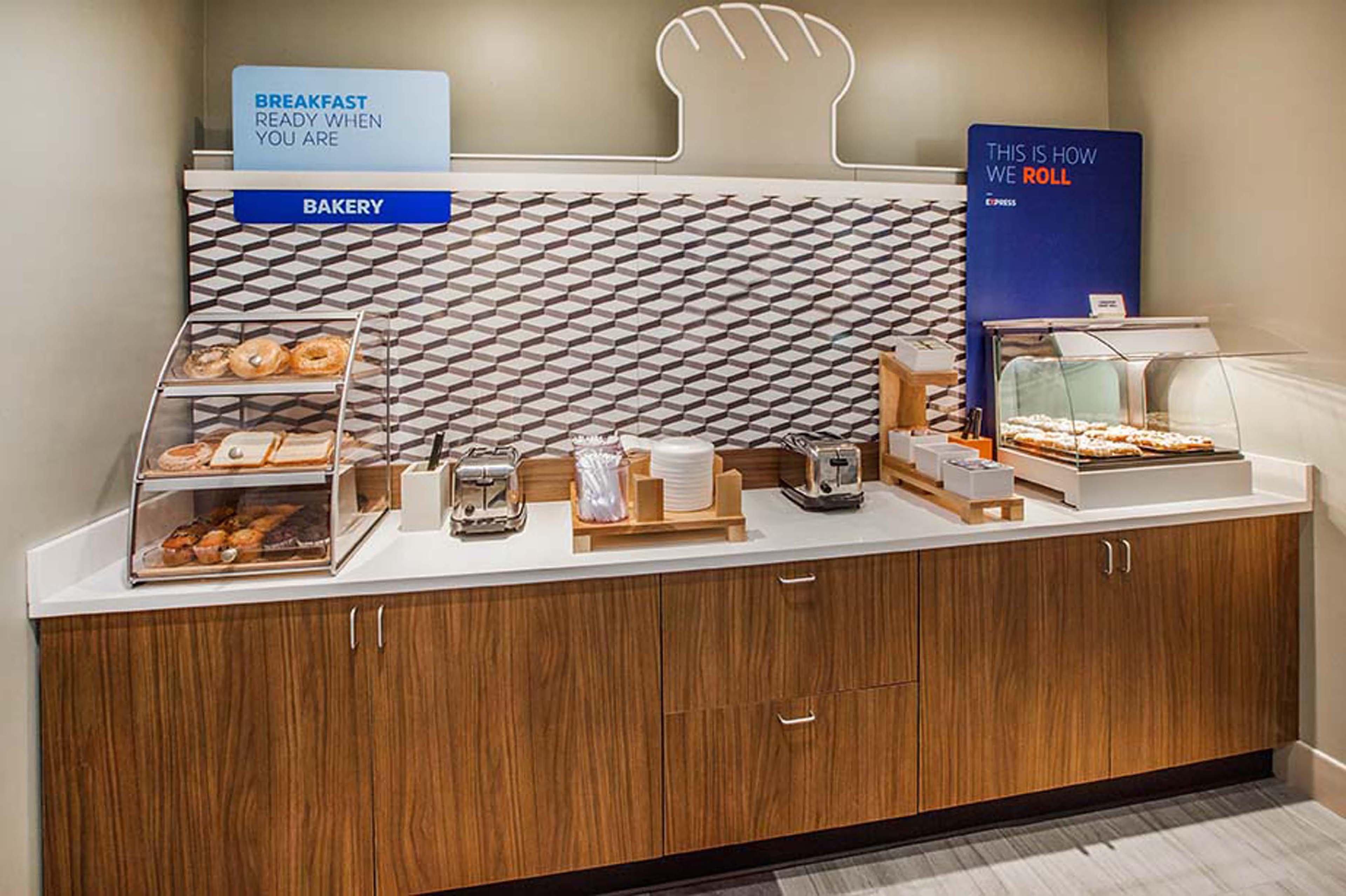 Holiday Inn Express Venice By Ihg Venice Gardens Εξωτερικό φωτογραφία