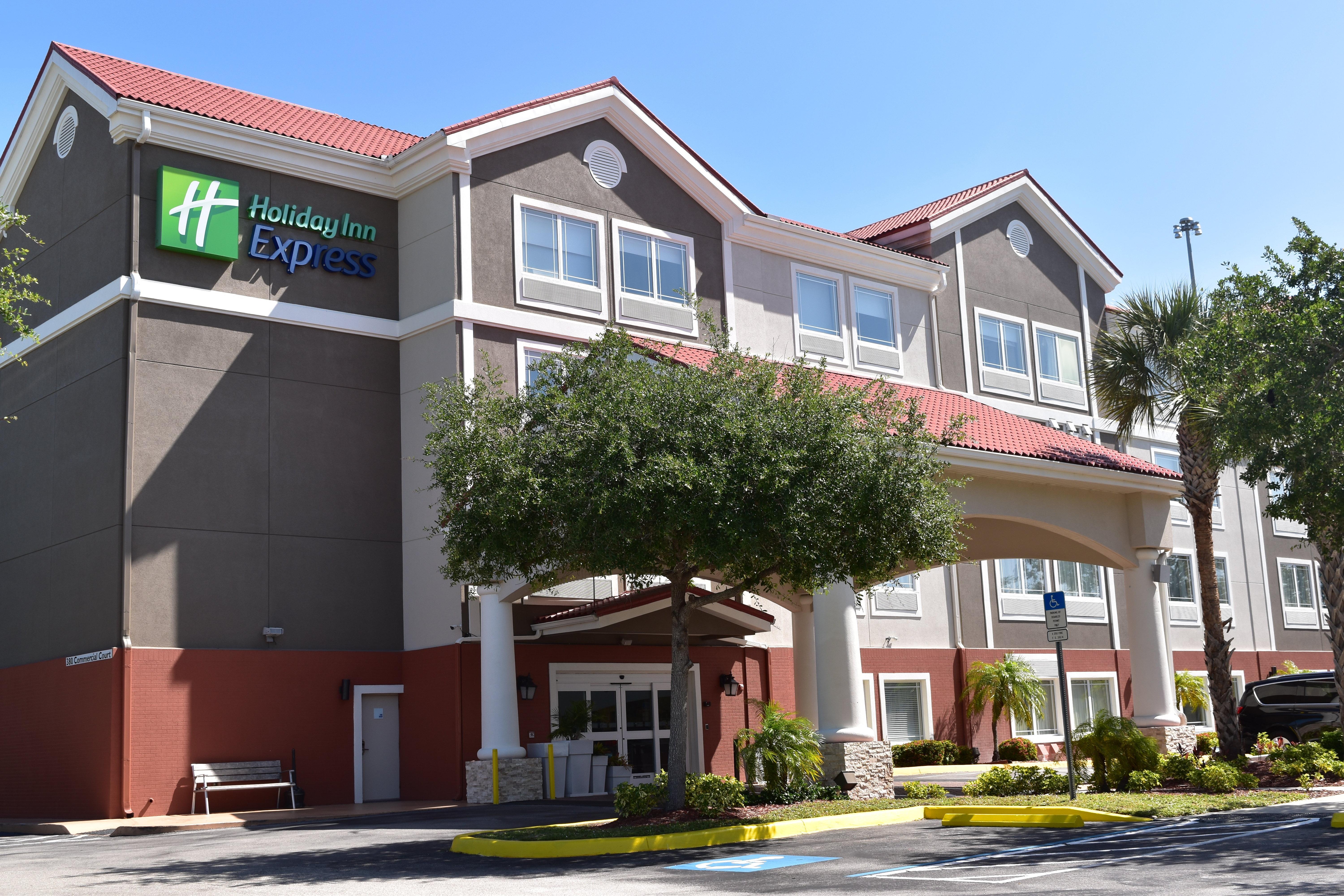 Holiday Inn Express Venice By Ihg Venice Gardens Εξωτερικό φωτογραφία