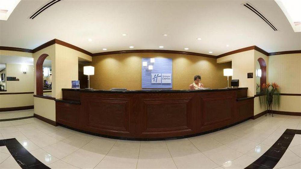 Holiday Inn Express Venice By Ihg Venice Gardens Εξωτερικό φωτογραφία