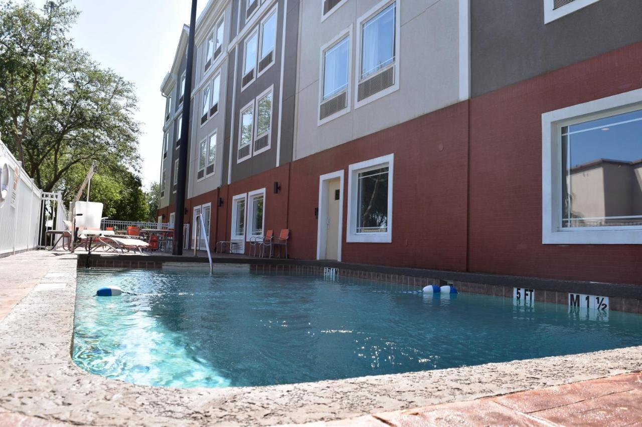 Holiday Inn Express Venice By Ihg Venice Gardens Εξωτερικό φωτογραφία